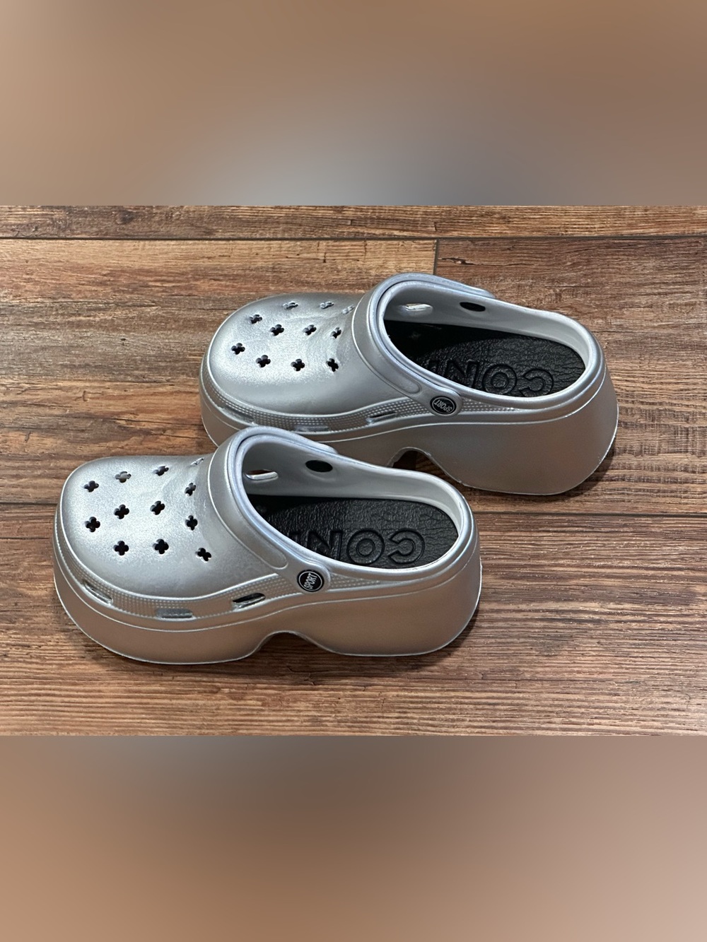 Women’s Silver Platform Clog Sandals - size 39/40 or 8 to 9. NWOT